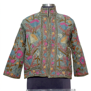 Veste matelassée pour femme faite à la main, automne/hiver, broderie Suzani, courte, en coton tissé rayé, style traditionnel, design boutonné - Product Image 1