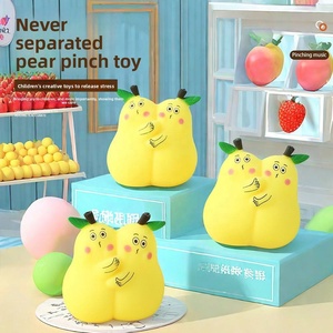 Jouet anti-stress créatif en forme de poire à presser, simulation de fruit en caoutchouc, vente en gros, petit jouet de décompression pour le bureau - Product Image 1