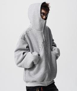 Felpa con Cappuccio Personalizzata da Uomo Stile Punk con Zip e Decorazioni in Borchie Metalliche - Product Image 3