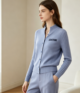 <span class=keywords><strong>Cardigan</strong></span> a Coste Blu Chiaro |   Maglione da <span class=keywords><strong>Donna</strong></span> con Collo Alto e Vestibilità Slim con Logo Personalizzato Ricamato - Product Image 2