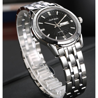 Montre à quartz élégante et polyvalente, boîtier fin, bracelet tendance, design léger et respirant, cadeau idéal pour les amis et les partenaires