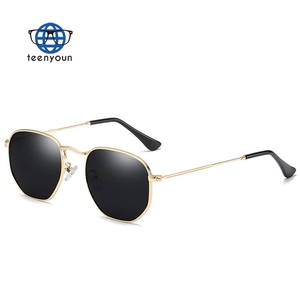 Lunettes <span class=keywords><strong>de</strong></span> soleil polarisées carrées Teenyoun 2023 Nouveauté pour hommes et femmes, verres <span class=keywords><strong>miroir</strong></span> polygonales <span class=keywords><strong>de</strong></span> haute qualité, personnalisables pour le cyclisme - Product Image 1
