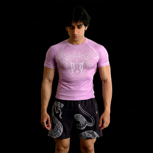 T-shirt de compression rose pour homme, imprimé dragon blanc, col rond, manches courtes, séchage rapide, coupe régulière, sublimation, sportif - Product Image 1