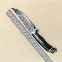 Couteau de chasse tactique de survie en plein air personnalisable OEM, forgé en Damas VG10, à lame droite, manche en bois, étui en cuir