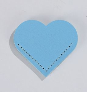 Marque-page en cuir en forme de cœur pour coins de page, mignon, promotionnel - Product Image 5