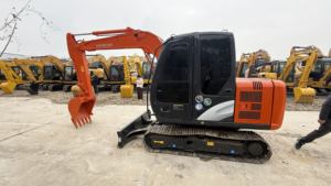 Miniexcavadora Hitachi ZX60 Usada, Excavadora Pequeña Japonesa, Buen Estado, Pocas Horas de Trabajo - Product Image 3