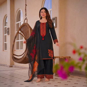 <b>Women</b> Traditional Black Cotton Ankle-Length <b>Kurta</b> Set With Red Embroidery Loose Fit Casual Wear India Pakistan Style - Product Image 1