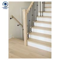 Escaliers élégants en acier inoxydable pour une sensation moderne et industrielle, durables, élégants et parfaits pour les intérieurs audacieux
