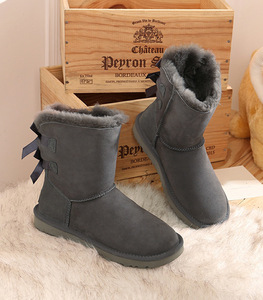 Wholesale Waterproof Outdoor Shearling Sheepskin <strong>Boots</strong> Rhinestone Bow Mid-tube Winter Warm Real Fur Snow <strong>Boots</strong> For Women Autumn - Product Image 4