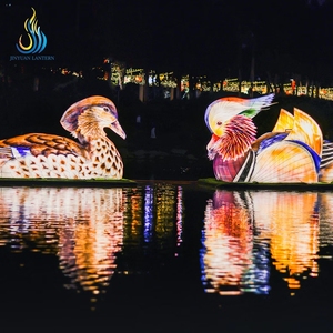 Amor sobre <span class=keywords><strong>el</strong></span> <span class=keywords><strong>agua</strong></span>: gigantes faroles <span class=keywords><strong>flotantes</strong></span> de patos mandarines para lagos, parques y festivales - Product Image 6