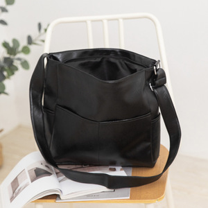 Bolso de gimnasio al por mayor con cremallera, de cuero PU, para mujer, con múltiples bolsillos, correa ajustable, estilo casual diario, bandolera. - Product Image 2