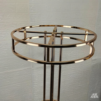 Supports floraux métalliques pour mariage, décoration de table, accessoires de décoration de vitrine, guides de chemin et accessoires floraux pour allées.