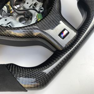 <span class=keywords><strong>Volant</strong></span> Excellent en Fibre de Carbone avec Garniture pour BMW <span class=keywords><strong>E46</strong></span> <span class=keywords><strong>M3</strong></span> en Cuir <span class=keywords><strong>Alcantara</strong></span>, Forme et Couleur Personnalisées - Product Image 4
