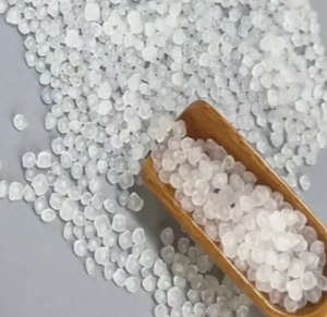 La Vierge en plastique adhésive modifiée a réutilisé les granules blancs/noirs pp de résine - Product Image 1