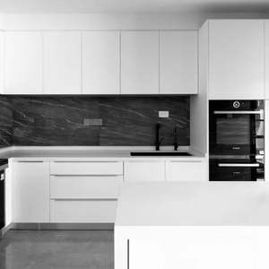 Prix de gros, armoires de cuisine de style européen, armoires de cuisine modernes en bois blanc brillant avec évier en acier inoxydable - Product Image 2