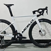 Vélo de route en carbone 700C 24 vitesses, freins à disque hydrauliques, jeu de roues en carbone, 7,8 kg, cockpit entièrement en carbone, vélo de course multi-tailles
