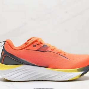 Sepatu lari kasual baru dengan sol tebal penyerap guncangan, tali sepatu olahraga, dan sol dalam berbahan mesh. - Product Image 2