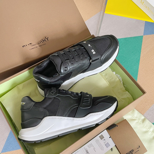 Zapatillas deportivas retro de suela gruesa para hombre, diseño único, estilo moderno, ideales para correr y uso casual. - Product Image 1