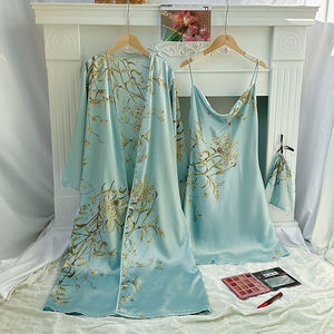 Traje <span class=keywords><strong>de</strong></span> helada <span class=keywords><strong>noche</strong></span> <span class=keywords><strong>de</strong></span> seda fina con estampado <span class=keywords><strong>de</strong></span> <span class=keywords><strong>cerezas</strong></span> <span class=keywords><strong>de</strong></span> alta calidad para mujer, conjunto <span class=keywords><strong>de</strong></span> pijama <span class=keywords><strong>de</strong></span> verano y otoño - Product Image 4