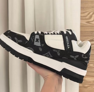 Chaussures de skate plates en toile de qualité supérieure, chaussures de créateur de luxe, chaussures décontractées pour femmes, chaussures de marche élégantes, chaussures pour hommes stylées - Product Image 1