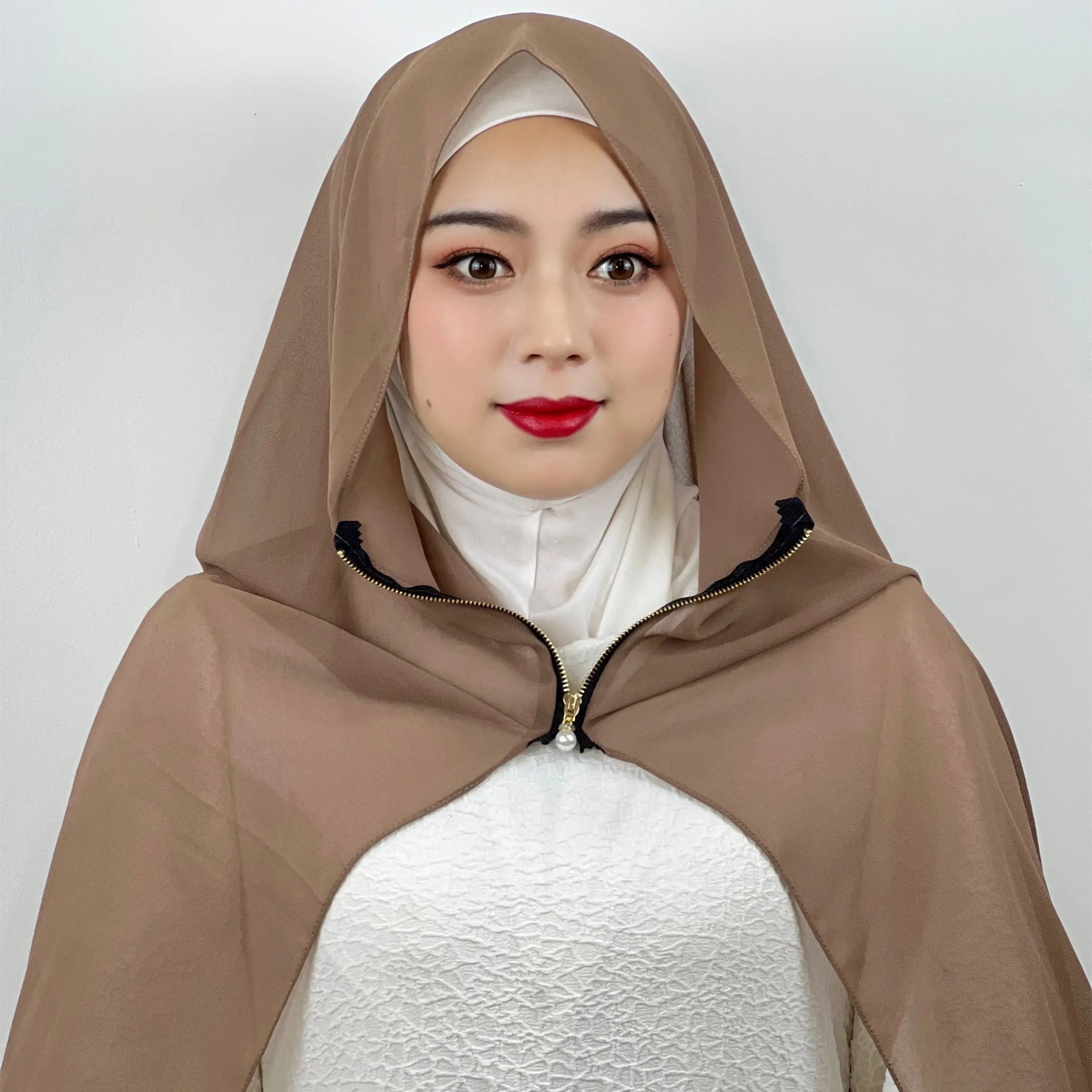 Hijab musulmán de diseño Simple para mujer, bufandas de gasa con perlas y cremallera de alta calidad, Hijab asiático de gran calidad, accesorios principales