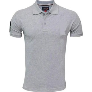 Polo homme de qualité supérieure, col classique, pour un style décontracté, professionnel et de bureau. Disponible à la vente. - Product Image 1