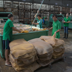 Hojas ahumadas acanaladas RSS3 de caucho natural de Vietnam de alta calidad directamente de Vietnam - Product Image 1