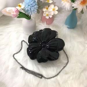 Bolsa de Mão em Forma de Coração com Strass para Mulheres, Bolsa de Noite Dourada com Cristais - Product Image 1