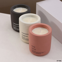 Vente en gros de bougies cylindriques en ciment écologiques, parfumées au soja naturel raffiné, avec logo personnalisé, en argile mate blanche et rose, contenants vides