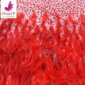 HY1339 <span class=keywords><strong>Tessuto</strong></span> in <span class=keywords><strong>Tulle</strong></span> <span class=keywords><strong>Rosso</strong></span> con Piume e Paillettes Lucide, Ricamo in Rete con Perline per Collezioni di Moda - Product Image 2