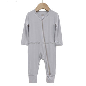 Individuelles Logo Baby-Jumpsuit neutraler Baby-Einteiler Bambus Western Denim bedruckt lange Ärmel Schlussverkauf <span class=keywords><strong>M</strong></span>ädchen Reißverschluss-Pjama - Product Image 2