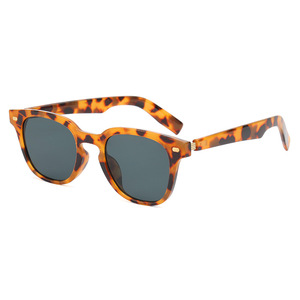 Oval Small <b>Frame</b> UV400 Sunglasses PC Material Unisex Sun Protection Type 3 Lenses <b>Grey</b> Color - Product Image 4