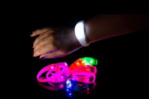 Pulseras Luminosas LED Activadas por Sonido para Conciertos y Fiestas, Venta al Por Mayor - Product Image 2