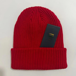 Gorro de invierno de lujo para mujer, logotipo personalizado, patrón de personajes, cálido, North Bennie, tela apropiada para viajes - Product Image 2