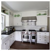 Armoires de cuisine en bois massif de style américain haut de gamme sur mesure Prima, parfaites pour les villas