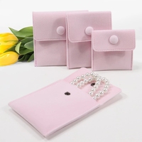 Vente en gros Conteneur à bijoux en velours personnalisé avec bouton Pochette de rangement élégante pour colliers boucles d'oreilles bagues avec logo imprimé