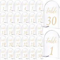 Supports de numéros de table de mariage modernes en acrylique transparent 10x15cm en gros, avec cartes de place pour centres de table en forme d'arche