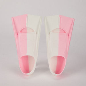 Aletas cortas Aletas de natación <span class=keywords><strong>Aleta</strong></span> de natación de silicona cómoda <span class=keywords><strong>para</strong></span> nadar y bucear <span class=keywords><strong>para</strong></span> niños - Product Image 3