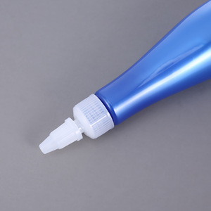 Botella de plástico de 100 ml con punta y tapa para permanente capilar, marca He Cheng, para envasar loción de permanente. - Product Image 3