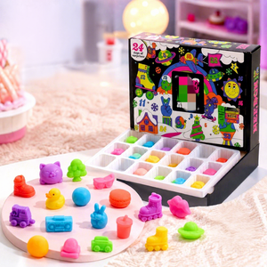กล่องของขวัญปฏิทินฮาโลวีนแบบสุ่ม ของเล่นบีบคลายเครียดแบบคืนตัวช้า - Product Image 1