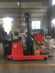 NOELIFT <span class=keywords><strong>TFA</strong></span> Reach Stacker Elettrico con Batteria al Piombo-Acido, Traslatore Laterale Elettrico, Capacità 1500kg, Altezza di Sollevamento 4.5M, Portata 620mm - Product Image 1