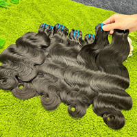 Lots de Cheveux Humains Bruts Vierge Alignés dans le Sens des Cuticules, Double Tissage, Ondulés, Cheveux Cambodgiens et Indiens Bruts d'un Seul Donneur, Vente en Gros
