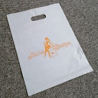 Sacs de shopping personnalisés avec nom de marque, logo imprimé sur mesure, sacs en plastique à poignée découpée pour emballage de vêtements de boutique