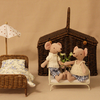 Ensemble de maison de poupée miniature à l'échelle 1:12-Poupée souris faite à la main et meubles délicats avec décor en dentelle