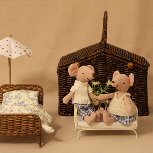Set casa delle bambole in miniatura in scala <span class=keywords><strong>1</strong></span>:12-bambola del topo fatta a mano e mobili delicati con decorazioni in pizzo - Product Image 2