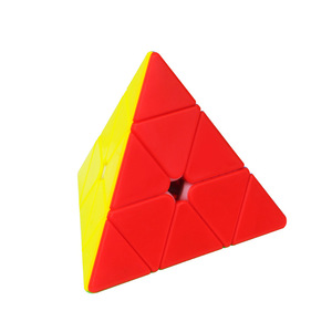 Cubo Magnético Yuxin Zhisheng Little Magic Pyramid 3x3, Rompecabezas de Forma Irregular para Adolescentes, Uso en Competiciones - Product Image 1
