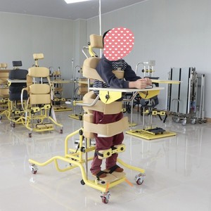 Chaise d'entraînement à la position <span class=keywords><strong>debout</strong></span> pour enfants <span class=keywords><strong>avec</strong></span> roues, exosquelette pour cadre de position <span class=keywords><strong>debout</strong></span> pour la paralysie cérébrale - Product Image 1
