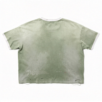 T-shirt Verde Pesante Vintage Lavata con Stampa Vergine Maria e Citazione Scritta a Mano, con Bordo a Contrasto e Effetto Sbiadito al Sole