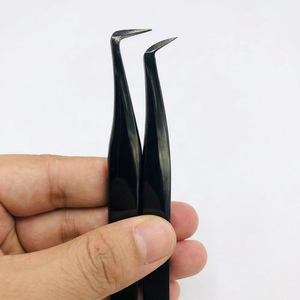 Pinzas Profesionales para Extensión de Pestañas al por Mayor, Bajo MOQ, de Acero Sostenible con Plasma Negro, Mega Volumen, Punta Fina, Agarre Fuerte 90 - Product Image 1