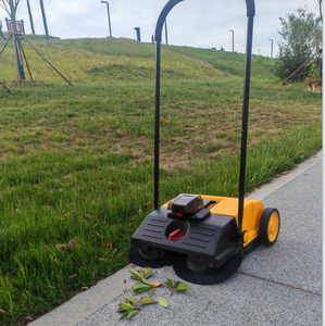 Balai électrique sans fil haute capacité pour nettoyer les gros débris dans l'herbe <span class=keywords><strong>synthétique</strong></span> - Product Image 2